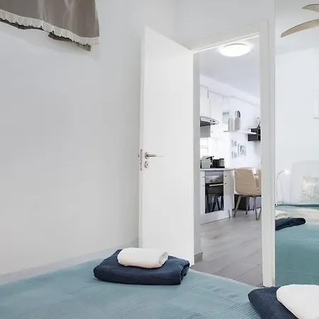 Gabrielle Apartment, * אדחה