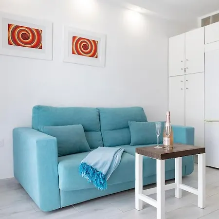 Gabrielle Apartment, *
